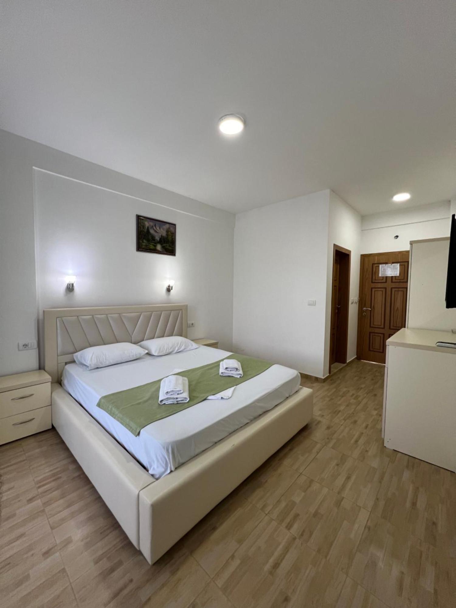 Apartments Fati & Flori Ulcinj Exteriör bild